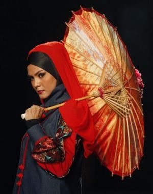Red colourful Asian Islamic fashion.jpg